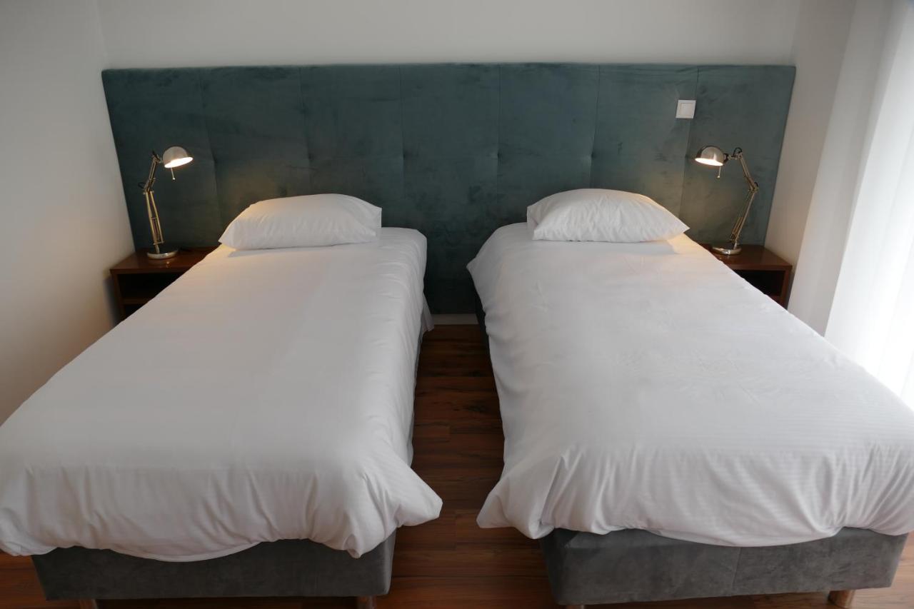 Guest House Eca - Centro Historico 莱里亚 外观 照片